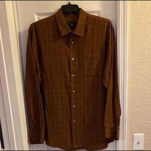 VAN HUESEN Men's Brown Plaid Wrinkle-Free Shirt